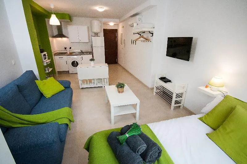 Holidays2Malaga Studios Mena Apartment